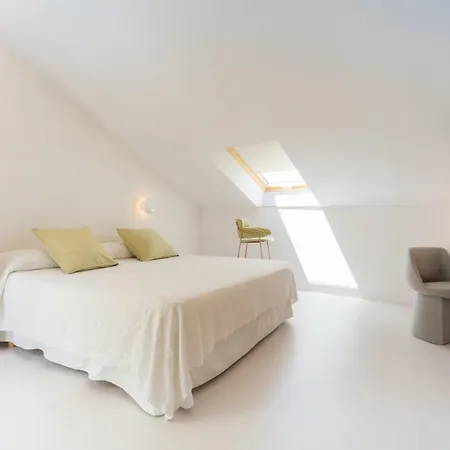 Fonda Llabres Boutique الكوذيا
