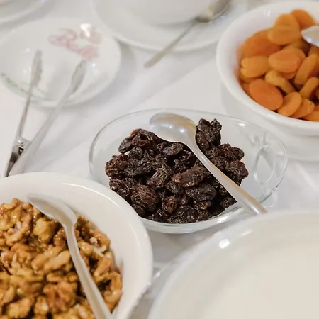 Fonda Llabres Boutique الكوذيا